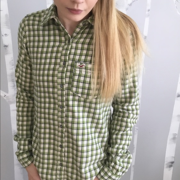 Two Hollister button up shirts for the price of 1 - Picture 3 of 8